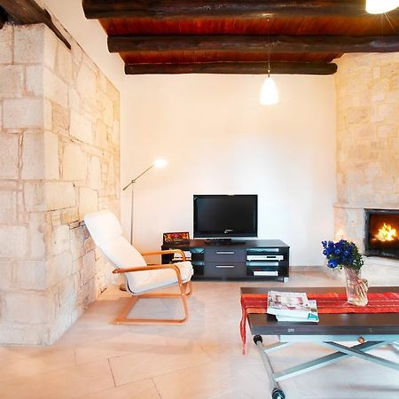 Villa Zoúrva Kamer foto